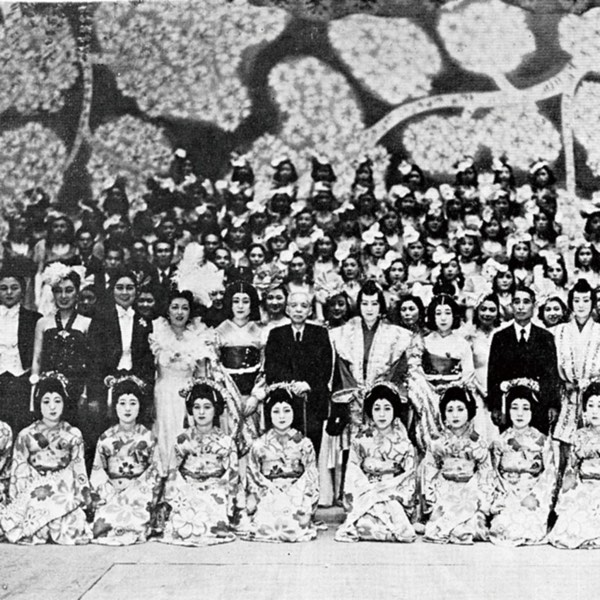 【昭和時代!】昭和21年: 職棒與寶塚重現江湖!低俗雜誌,海螺小姐大流行!