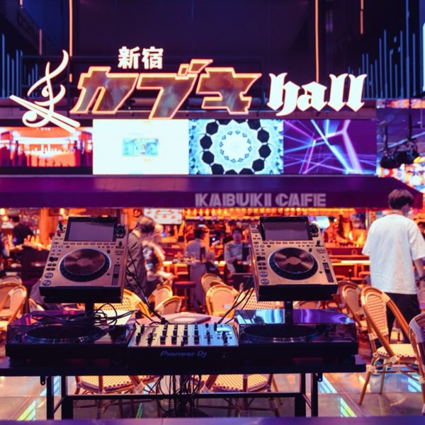 超越購物中心！新宿全新娛樂天堂「東急歌舞伎町塔」，美食、遊戲、夜店、Live House一應俱全！